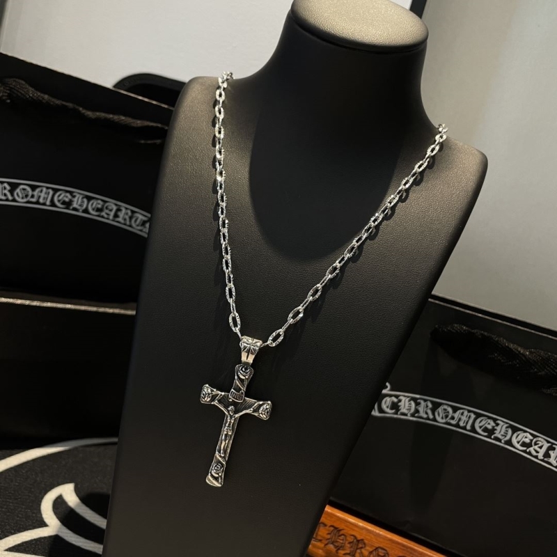 Ch*0me He**ts necklaces